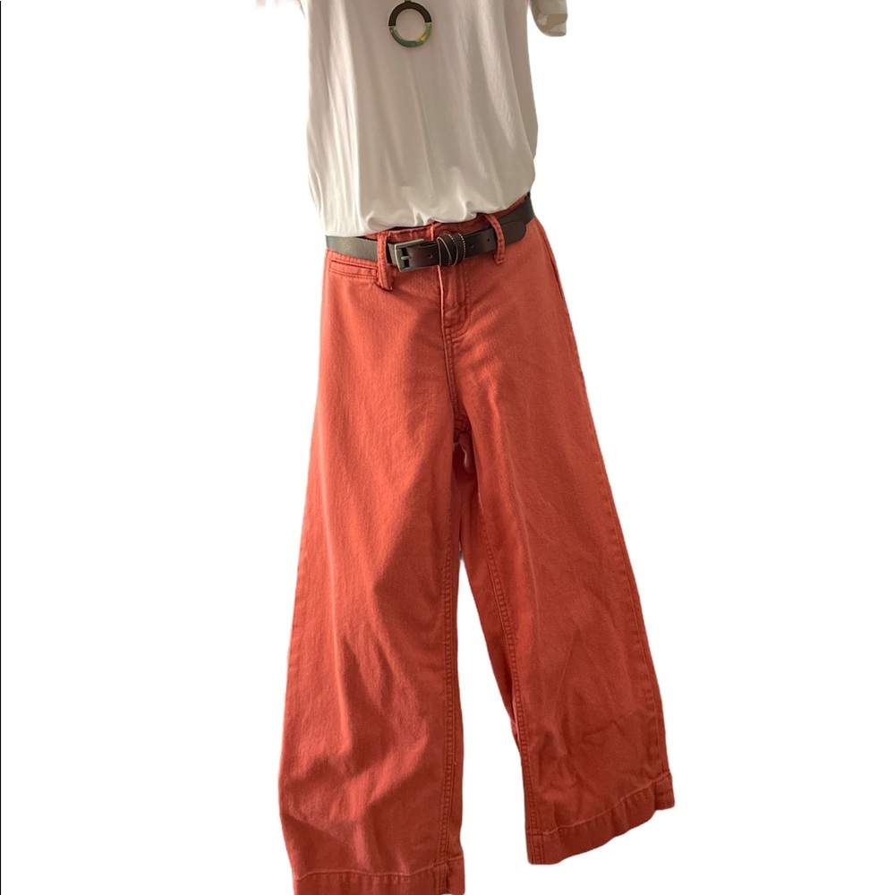 Dress these up or down. Wide leg - small - med fit
